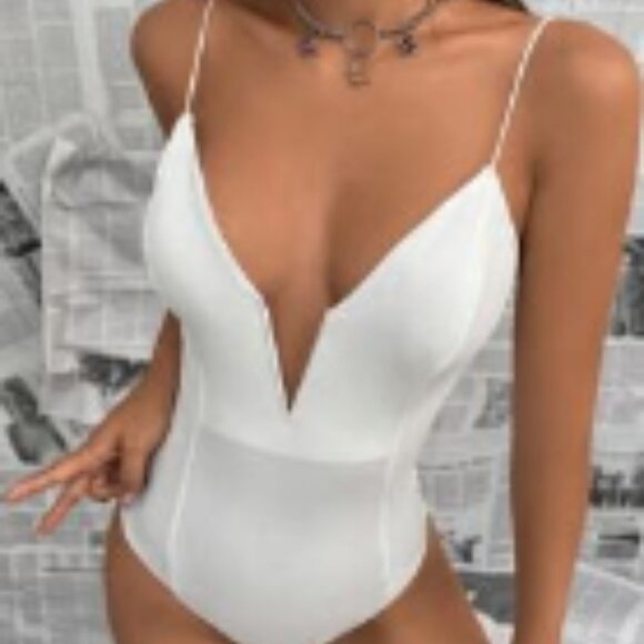SHEIN EZwear Plus Size Sexy Deep V Spaghetti Strap Bodysuit, Spring/Summer - Picture 3 of 5